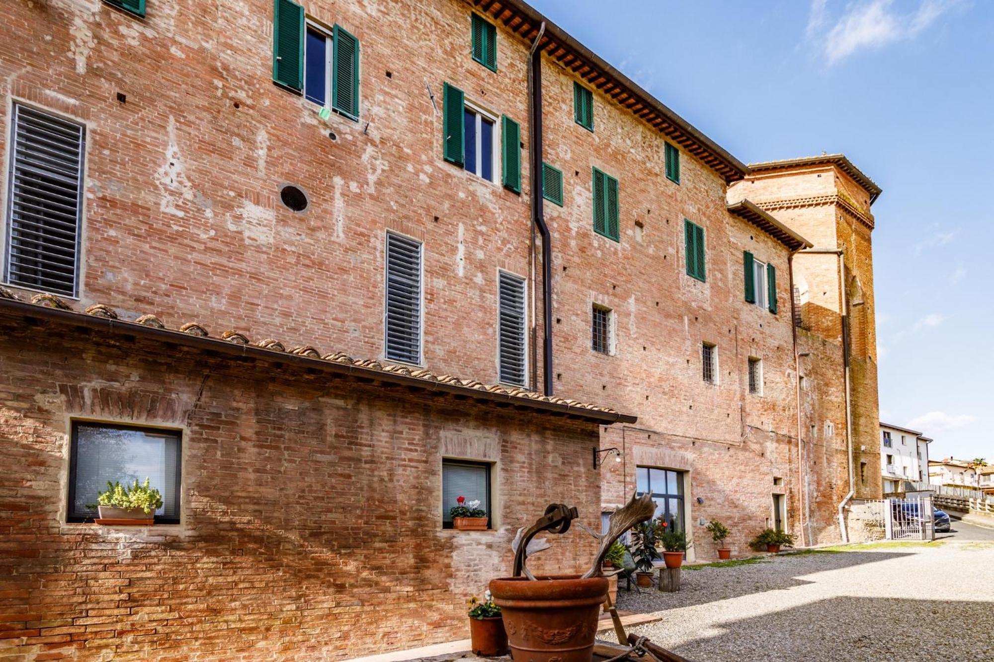 Porta Romana Elegant Apartments With Private Parking! 시에나 외부 사진